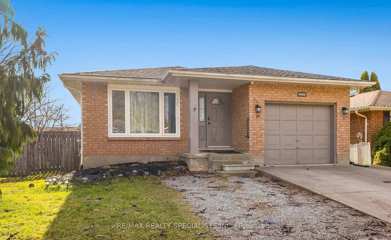 MAIN - 7658 Cavendish Dr, Niagara Falls, L2H 2T8 | Image 3