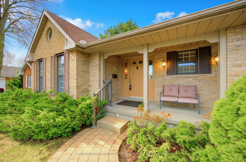 9 - 306 Roxton Dr, Out of Area, N2T 1R6 | Image 2