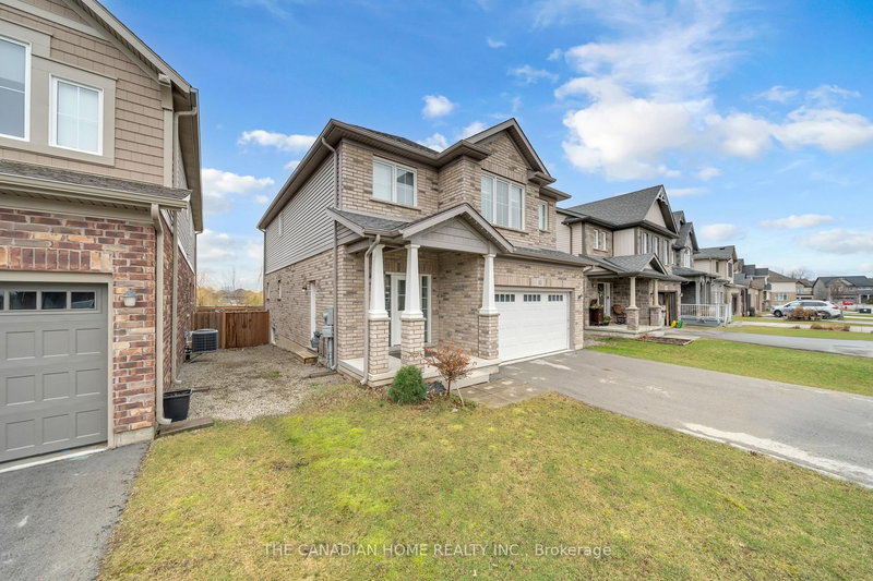 83 Monarch St, Welland, L3C 0E6 | Image 3