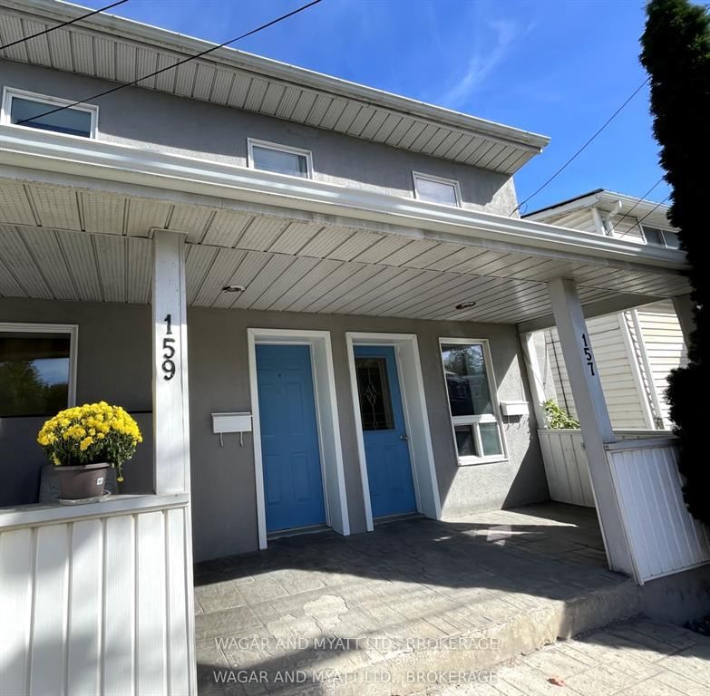 157-159 Centre Street N