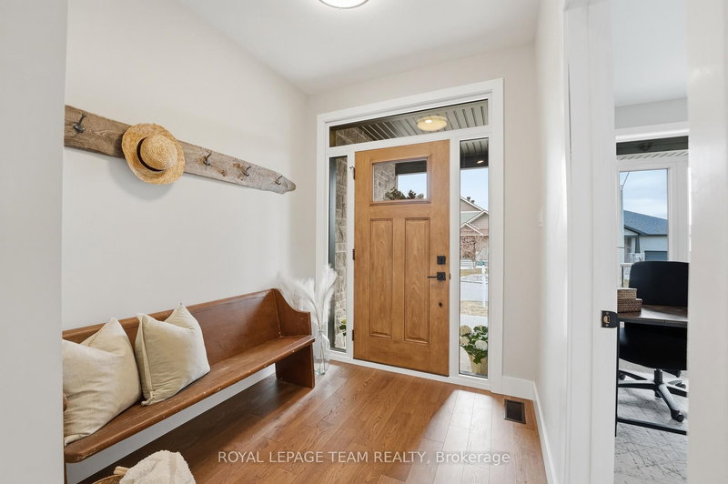 757 Meadowridge Circ, Carp, K0A 1L0 | Image 3