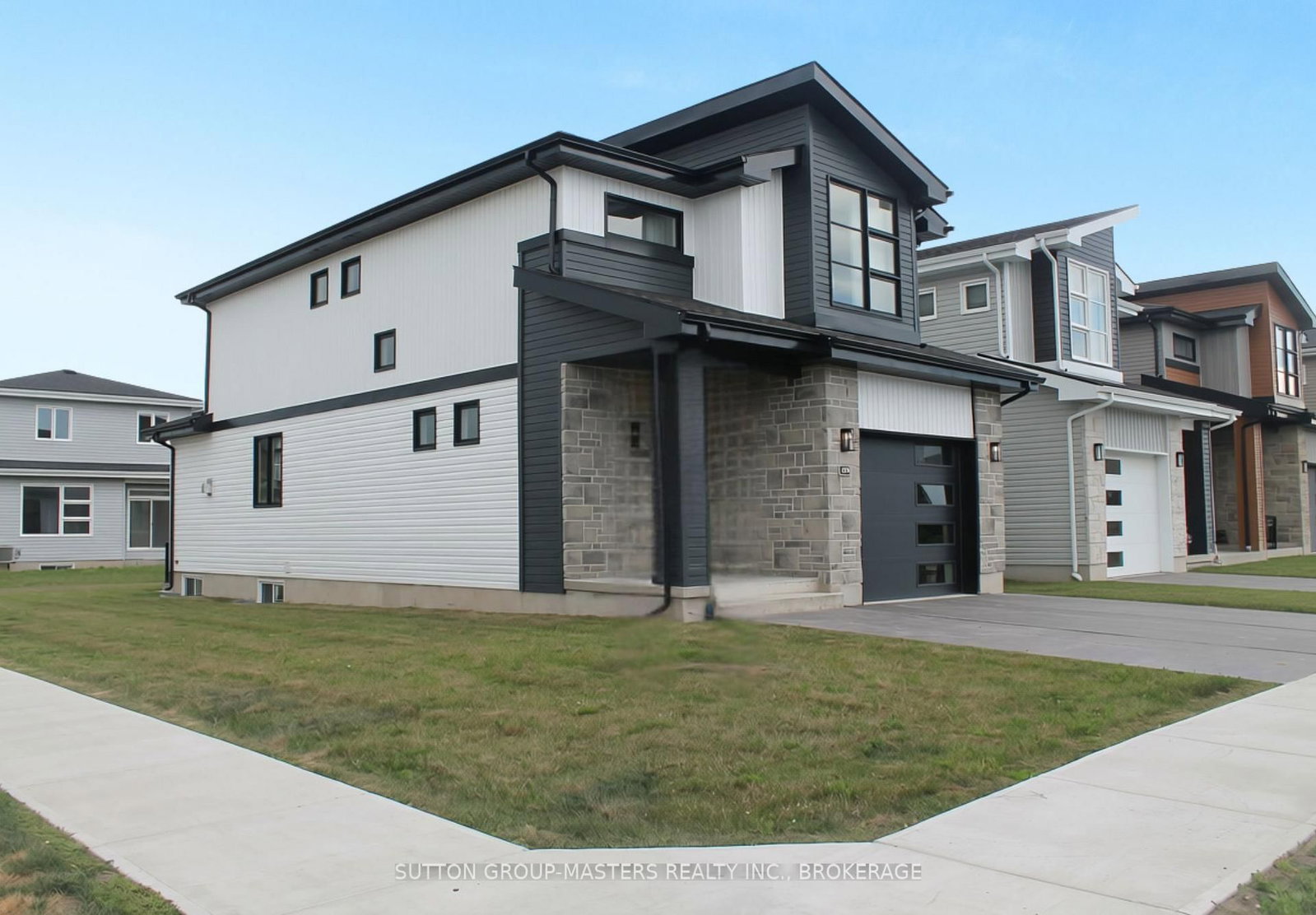 204 Superior Drive • Loyalist, ON photo 3