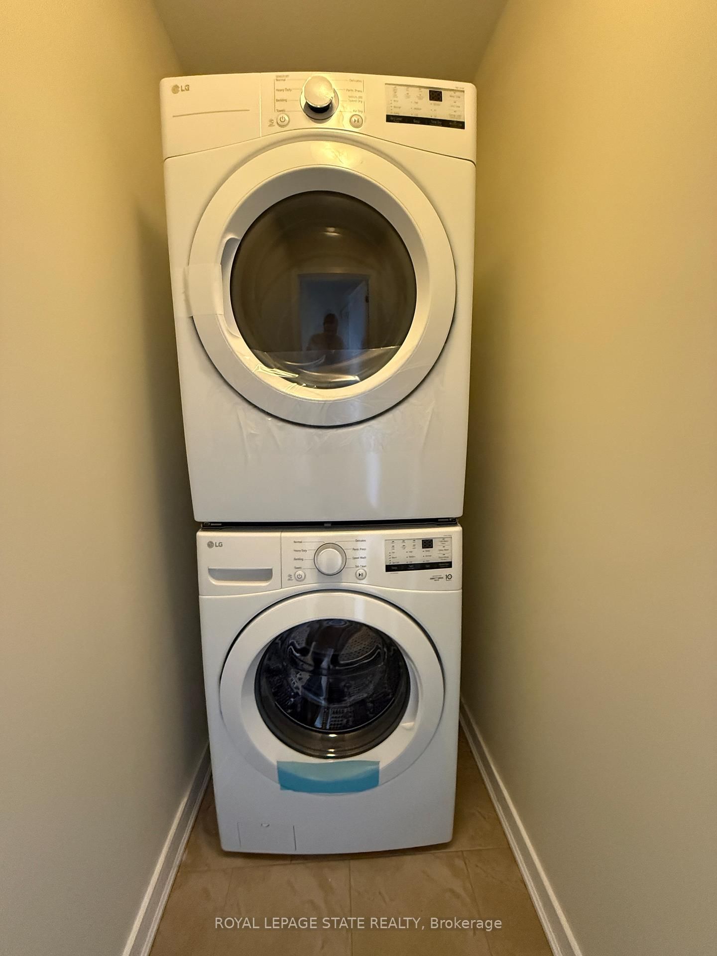 148 Crafter Crescent, Unit Upper - Photo 19