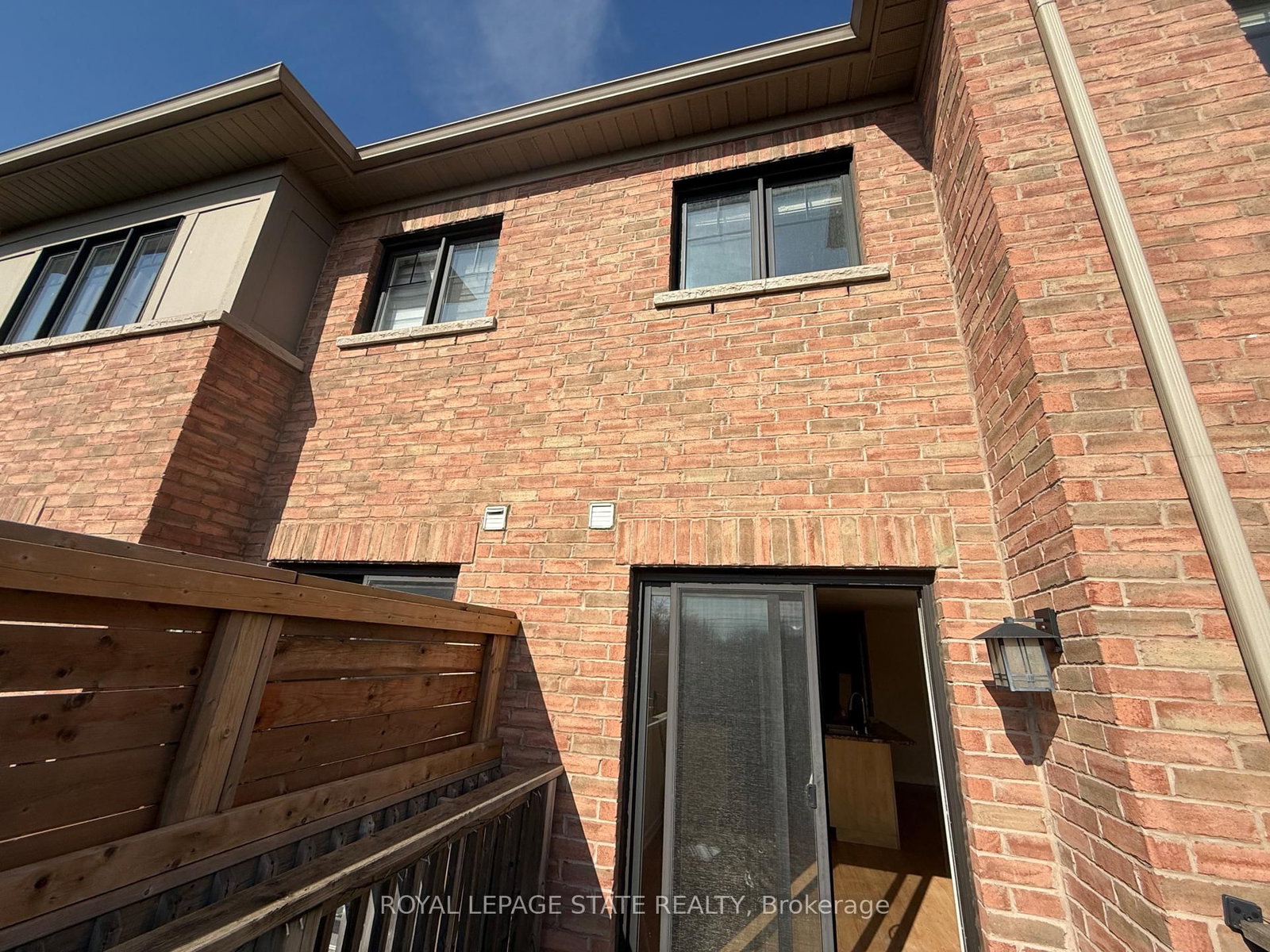 148 Crafter Crescent, Unit Upper - Photo 20