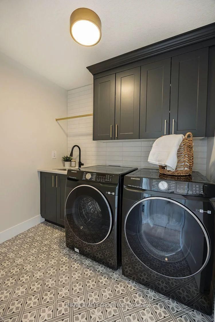 870 Lunar Drive • London North, ON photo 6