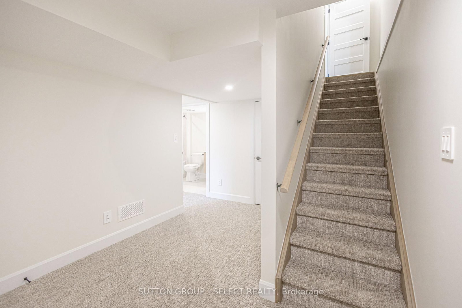 233 Upper Queen Street • #14 • Thames Centre, ON photo 33