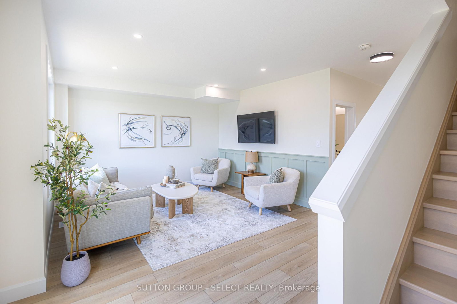 233 Upper Queen Street • #14 • Thames Centre, ON photo 6
