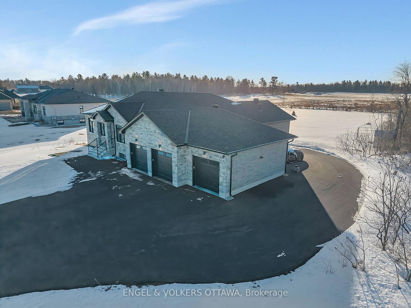 19 Synergy Way, Ottawa, K2W 0K3 | Image 3