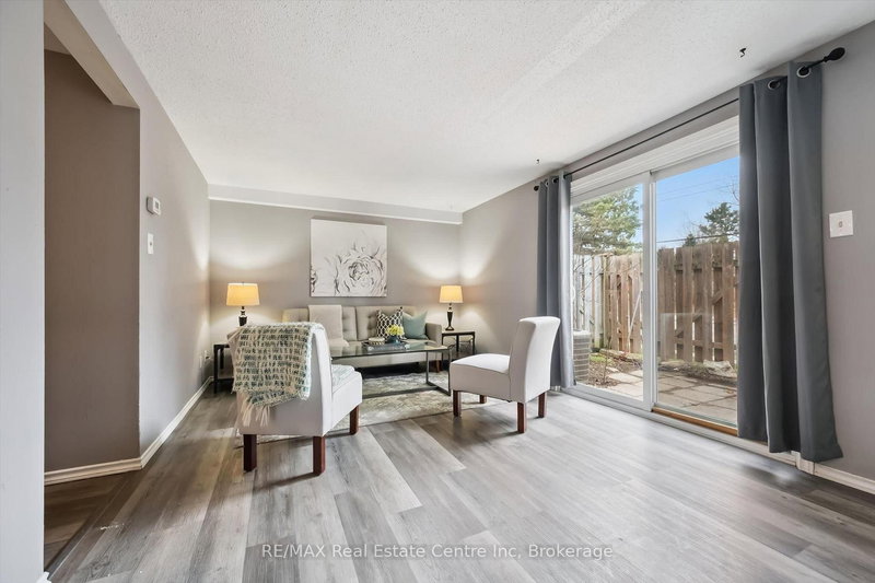 17 - 120 COUNTRY CLUB Dr, Guelph, N1E 3K7 | Image 3