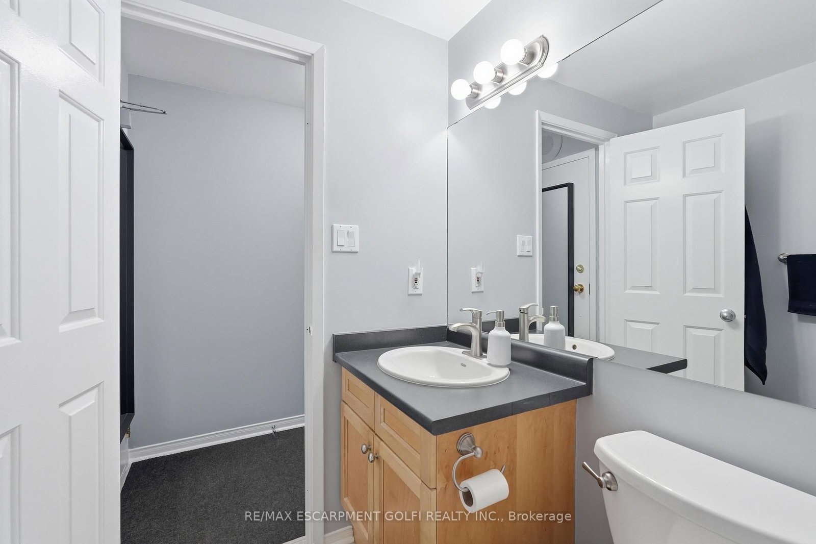 Condo for sale at 902-36 James Street, Hamilton, Ontario, L8P 4W4 - Central - MLS: X12953332