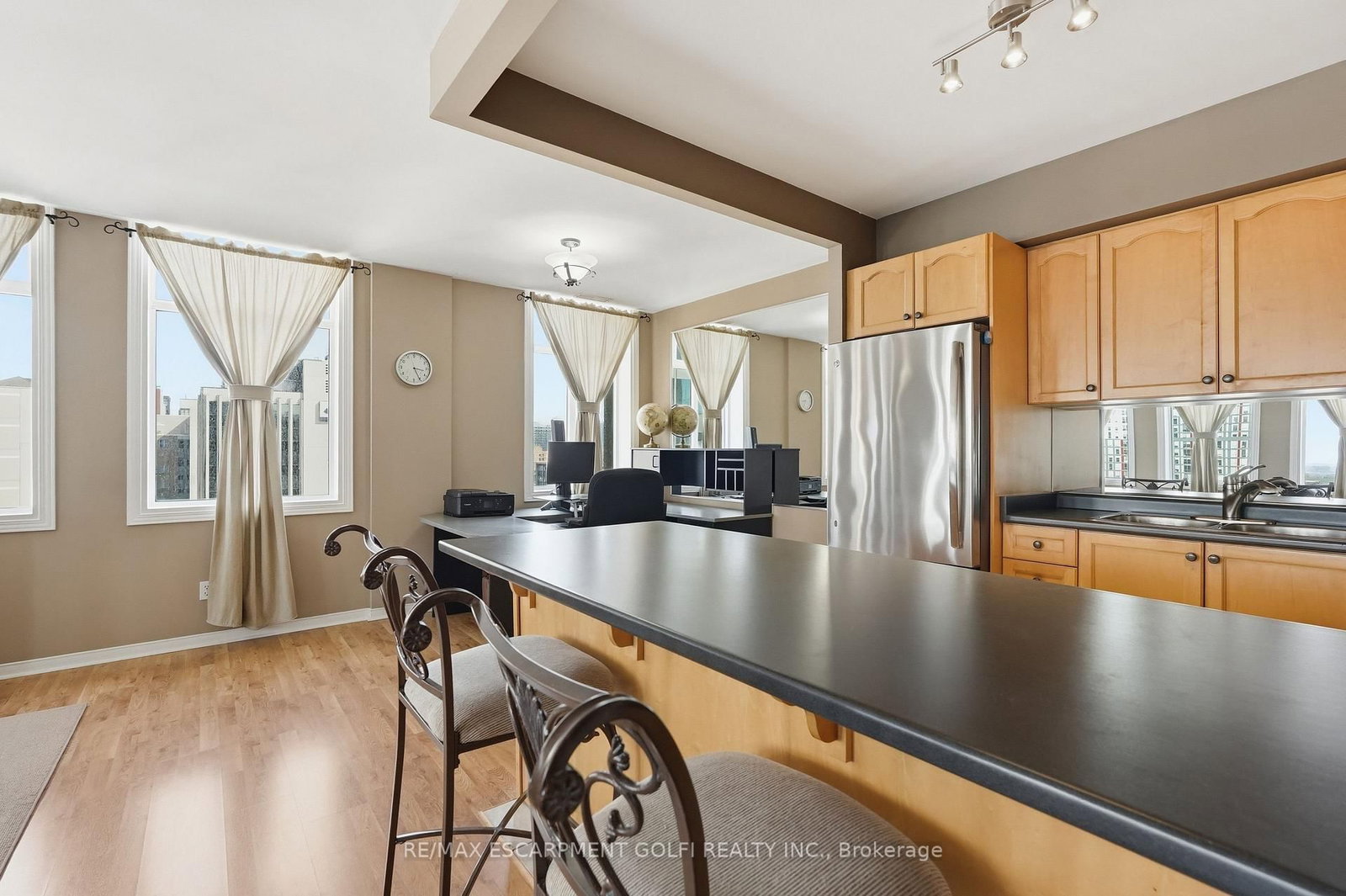 Condo for sale at 902-36 James Street, Hamilton, Ontario, L8P 4W4 - Central - MLS: X12953332