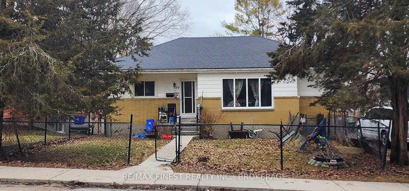 home for sale on 339 Mowat Avenue