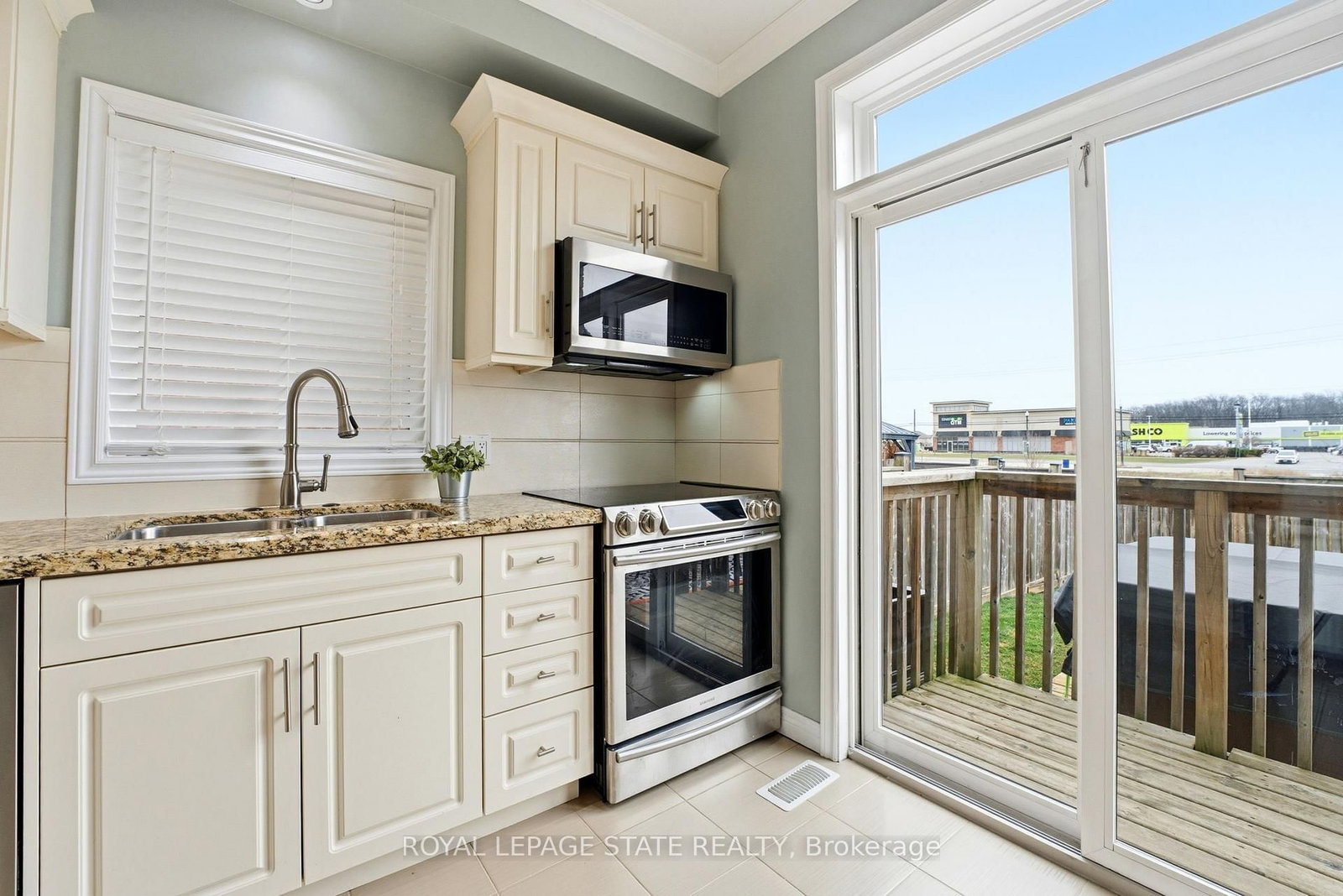 Detached House for sale at 23 Garinger Crescent, Hamilton, Ontario, L0R 1C0 - Binbrook - MLS: X12953380