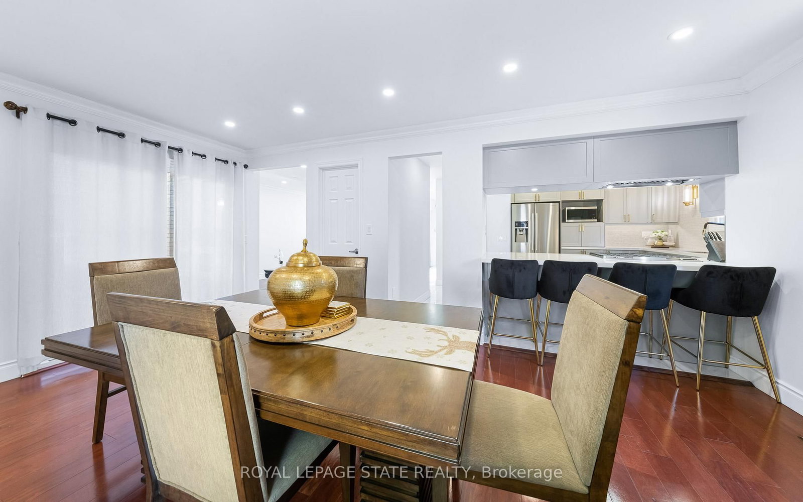 Detached House for sale at 46 Novoco Drive, Hamilton, Ontario, L9C 7E8 - Gurnett - MLS: X12953400