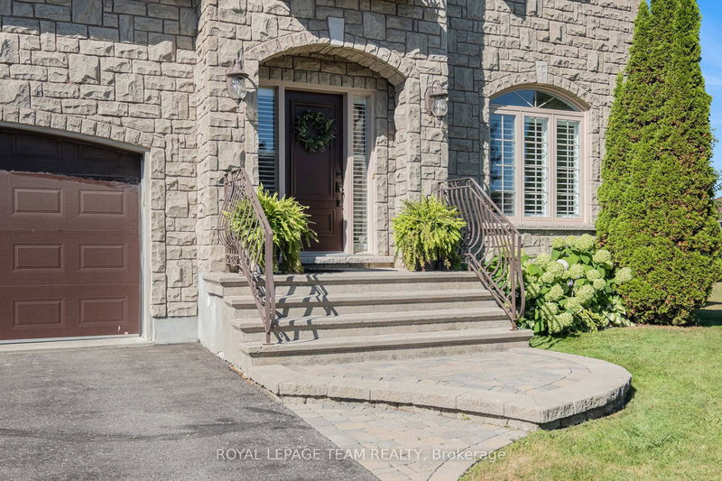 127 Lachaine St, Russell, K0A 1W0 | Image 3