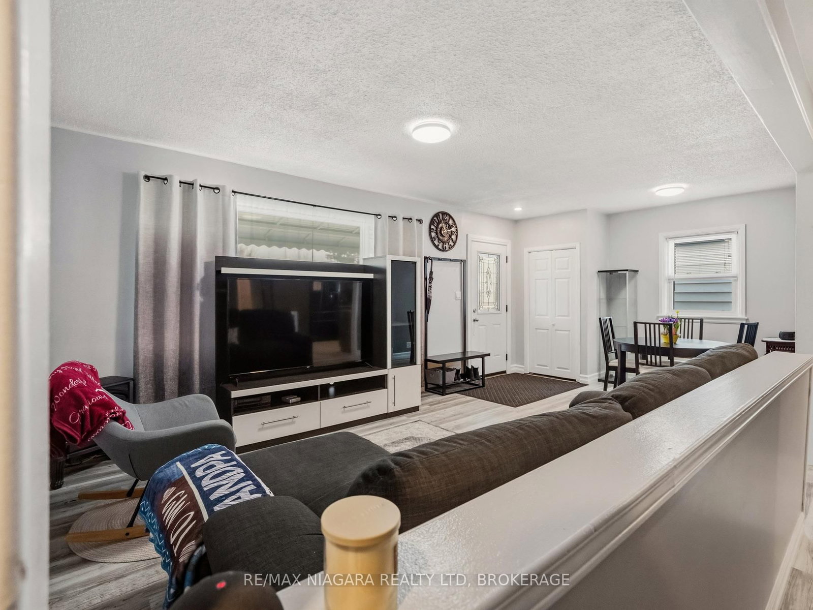 Detached House for sale at 198 Murray Street, Fort Erie, Ontario, L2A 2B6 - Central - MLS: X12953540