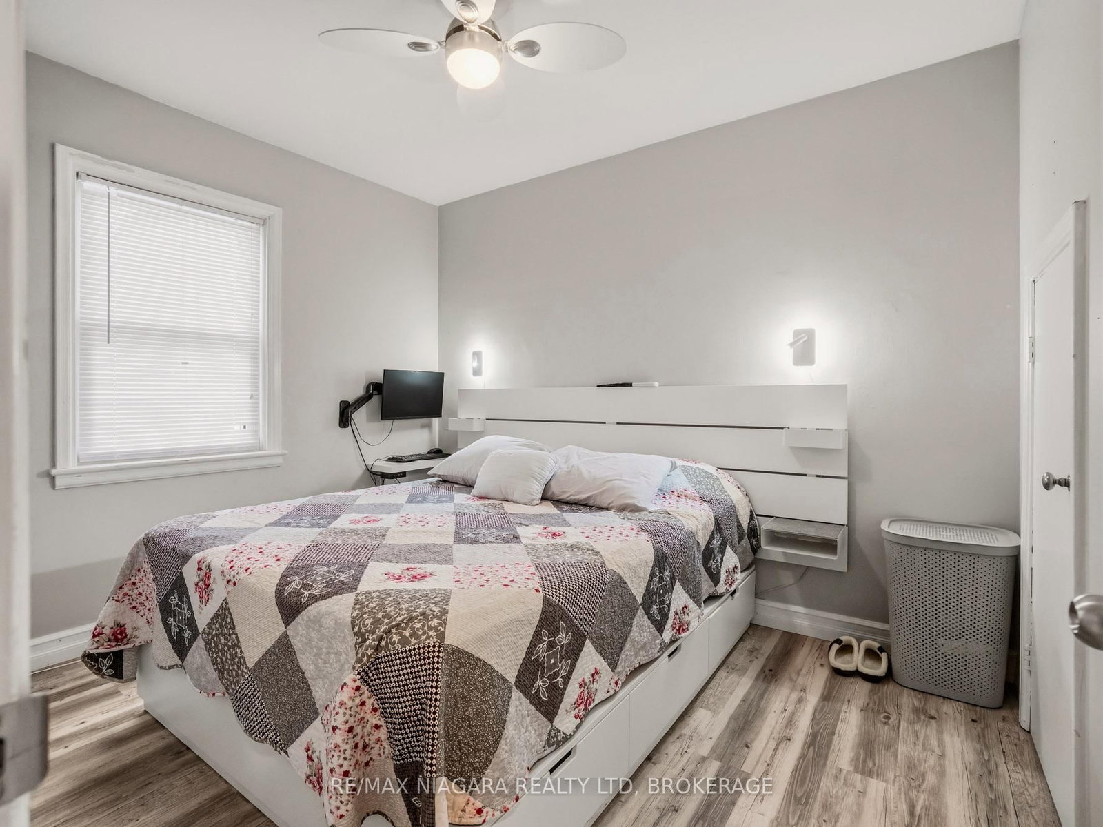 Detached House for sale at 198 Murray Street, Fort Erie, Ontario, L2A 2B6 - Central - MLS: X12953540