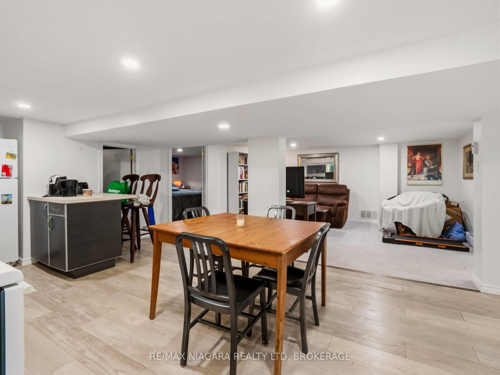 Detached House for sale at 198 Murray Street, Fort Erie, Ontario, L2A 2B6 - Central - MLS: X12953540