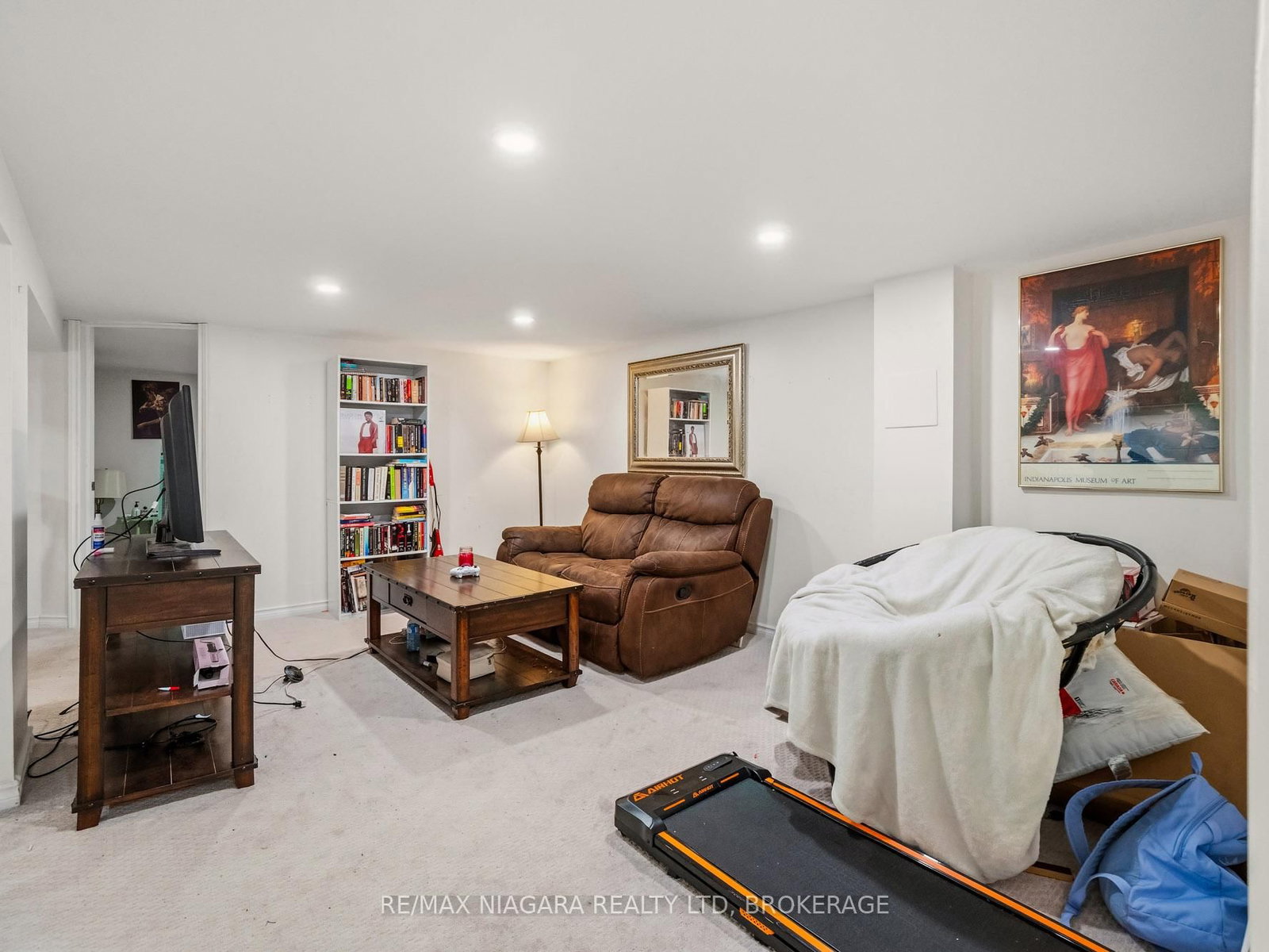 Detached House for sale at 198 Murray Street, Fort Erie, Ontario, L2A 2B6 - Central - MLS: X12953540