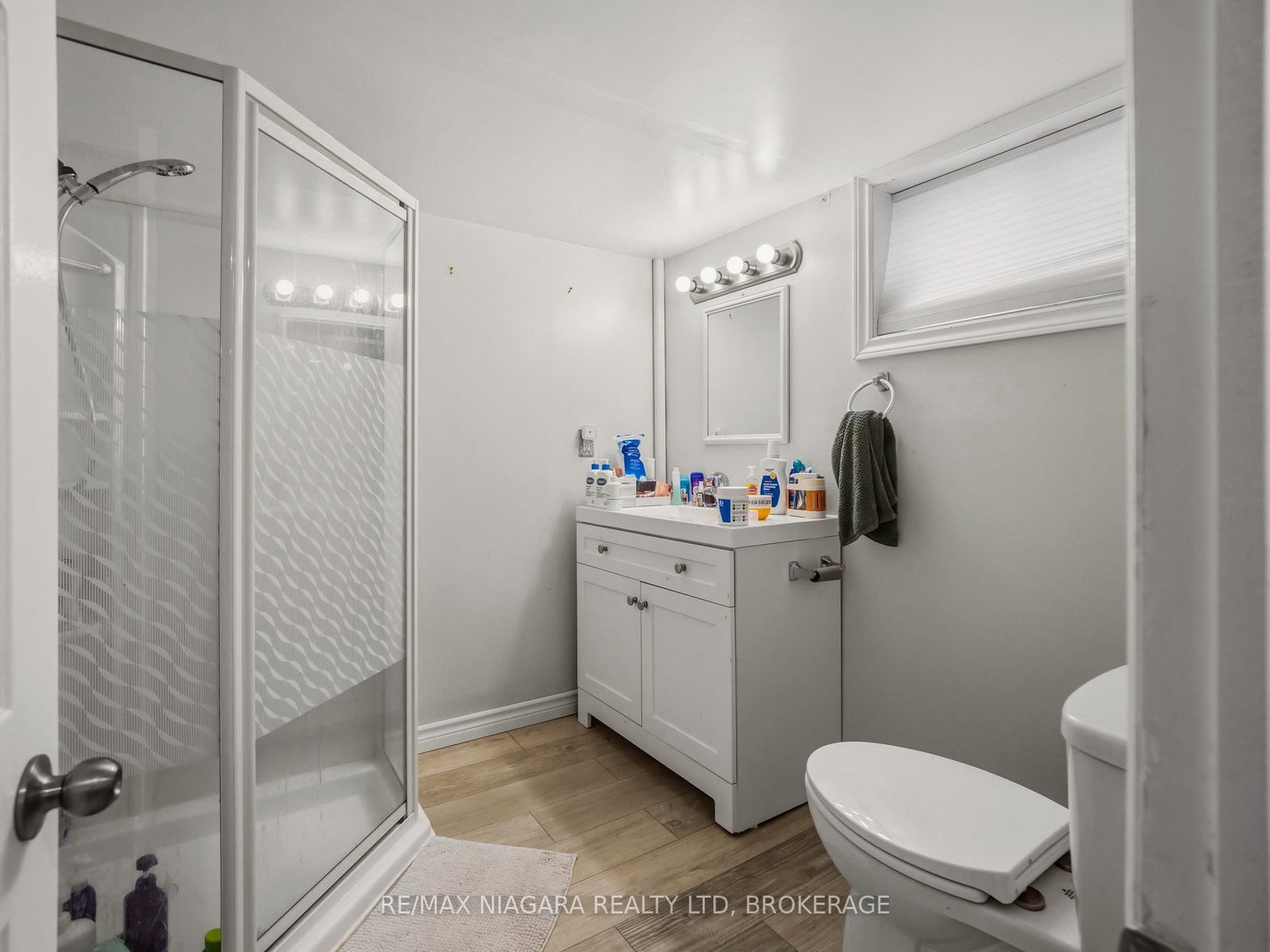 Detached House for sale at 198 Murray Street, Fort Erie, Ontario, L2A 2B6 - Central - MLS: X12953540