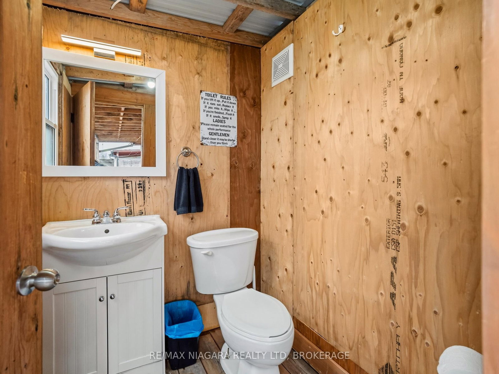 Detached House for sale at 198 Murray Street, Fort Erie, Ontario, L2A 2B6 - Central - MLS: X12953540