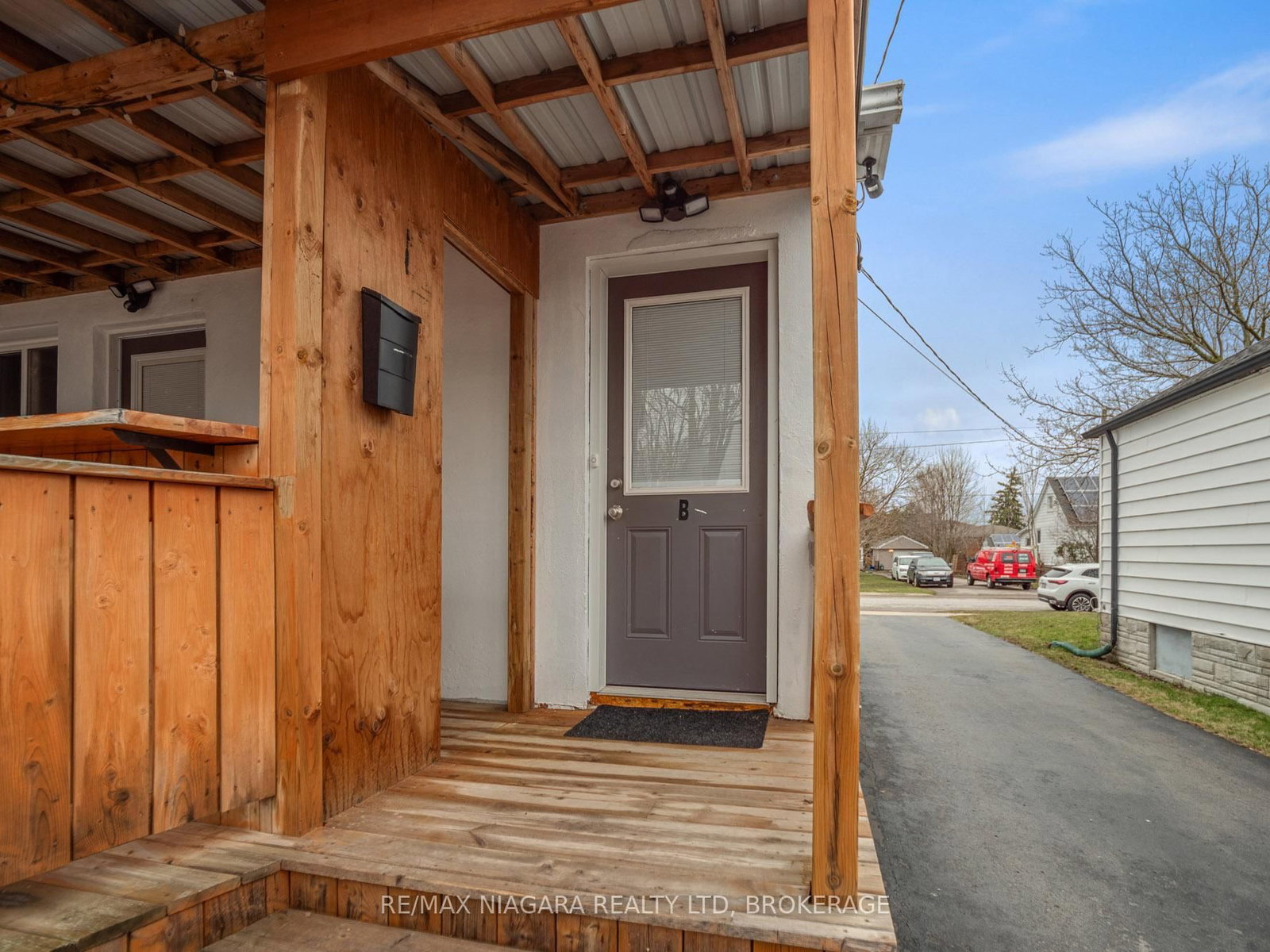 Detached House for sale at 198 Murray Street, Fort Erie, Ontario, L2A 2B6 - Central - MLS: X12953540