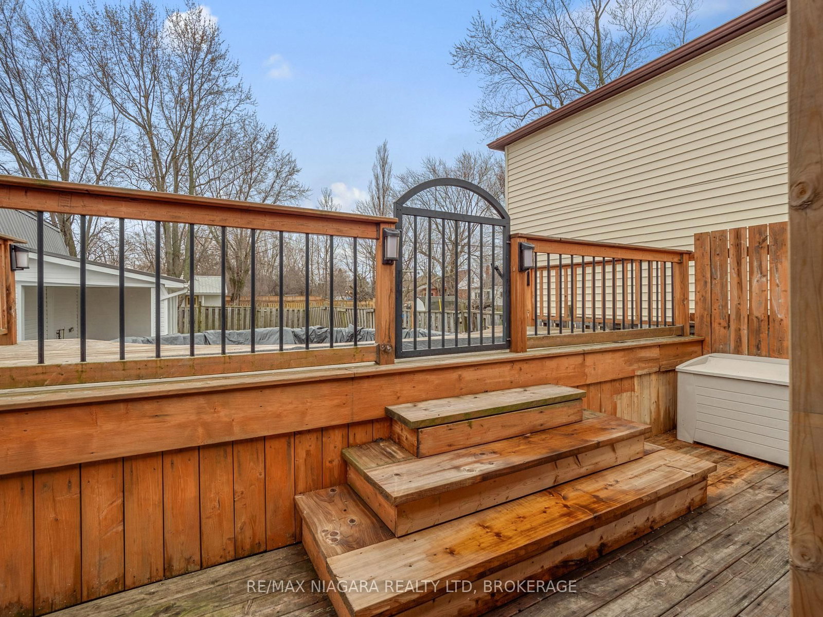 Detached House for sale at 198 Murray Street, Fort Erie, Ontario, L2A 2B6 - Central - MLS: X12953540