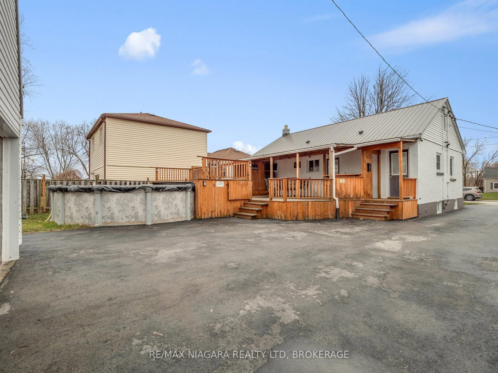 Detached House for sale at 198 Murray Street, Fort Erie, Ontario, L2A 2B6 - Central - MLS: X12953540