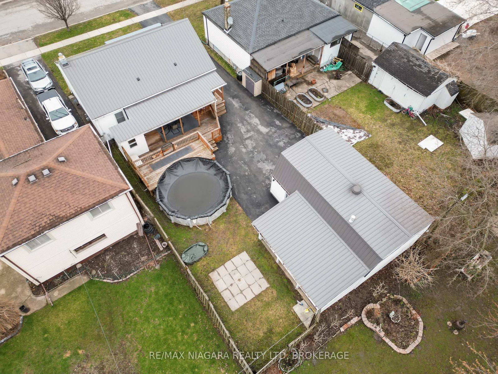 Detached House for sale at 198 Murray Street, Fort Erie, Ontario, L2A 2B6 - Central - MLS: X12953540