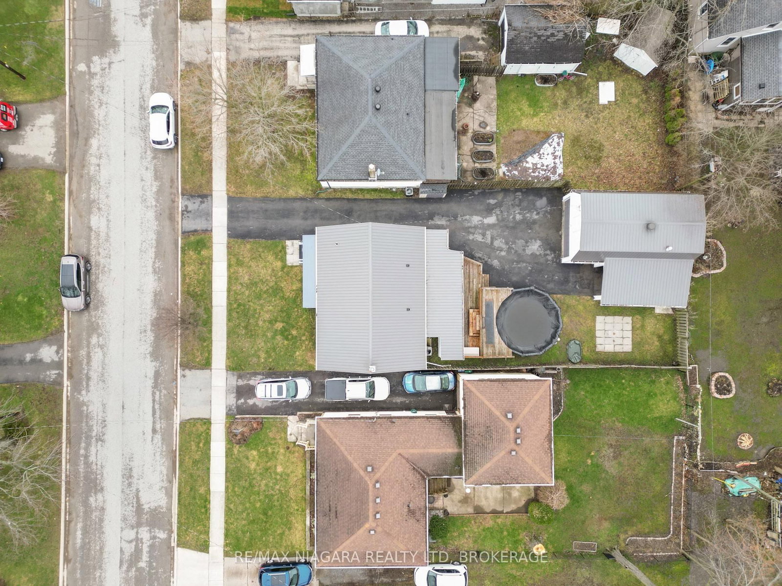 Detached House for sale at 198 Murray Street, Fort Erie, Ontario, L2A 2B6 - Central - MLS: X12953540