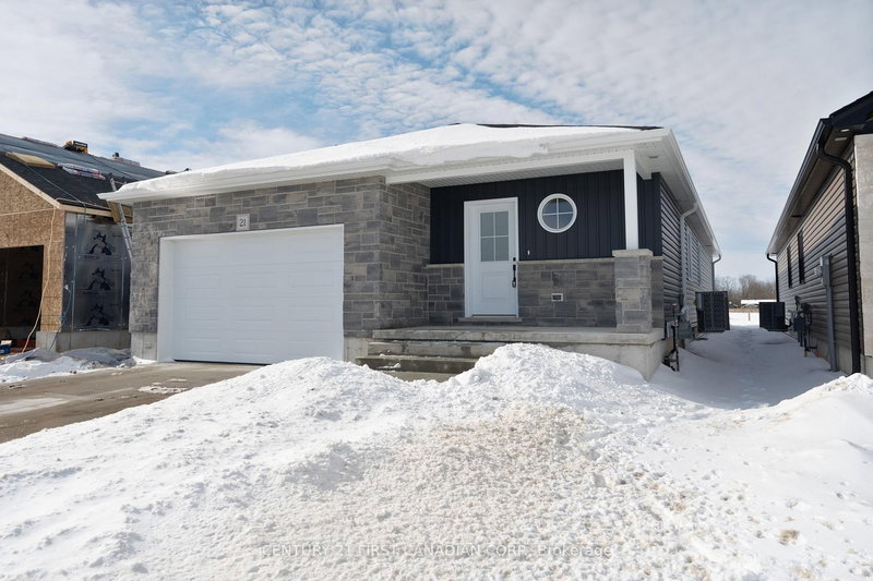 29 Sheldabren St, North Middlesex, N0M 1A0 | Image 3