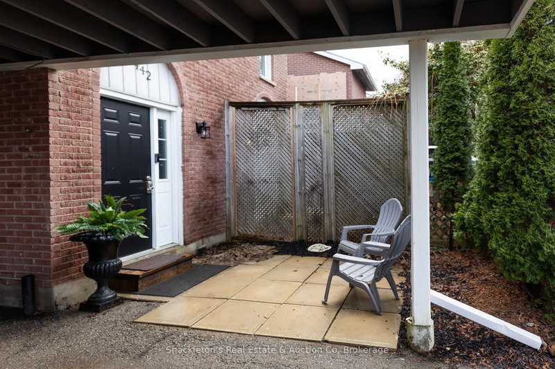 442 Glastonbury Dr, Stratford, N5A 7G9 | Image 3