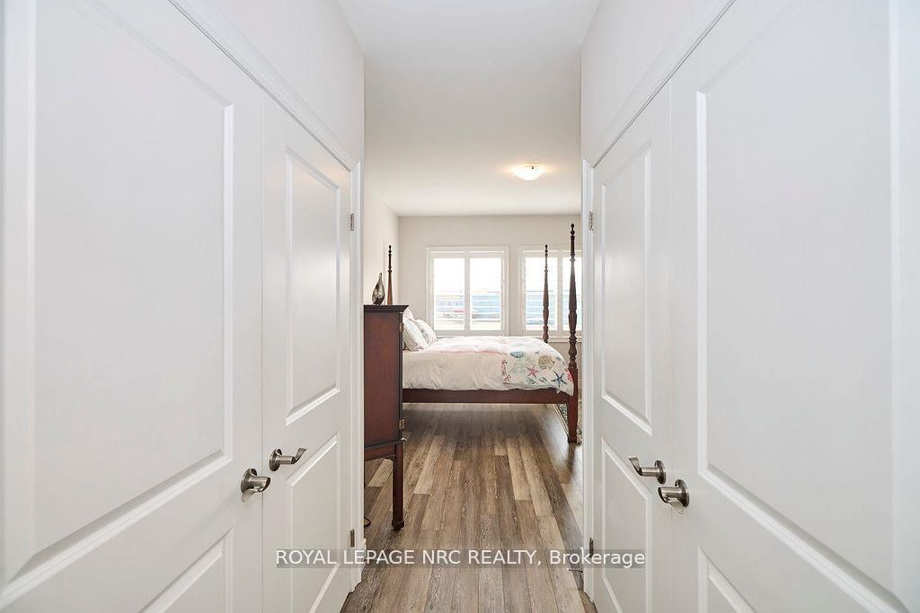 Detached House for sale at 3806 RYAN Avenue, Fort Erie, Ontario, L0S 1B0 - Crystal Beach - MLS: X12953720