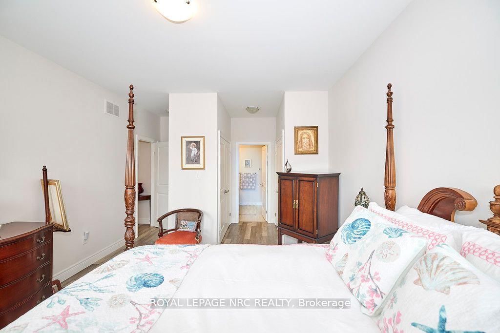 Detached House for sale at 3806 RYAN Avenue, Fort Erie, Ontario, L0S 1B0 - Crystal Beach - MLS: X12953720