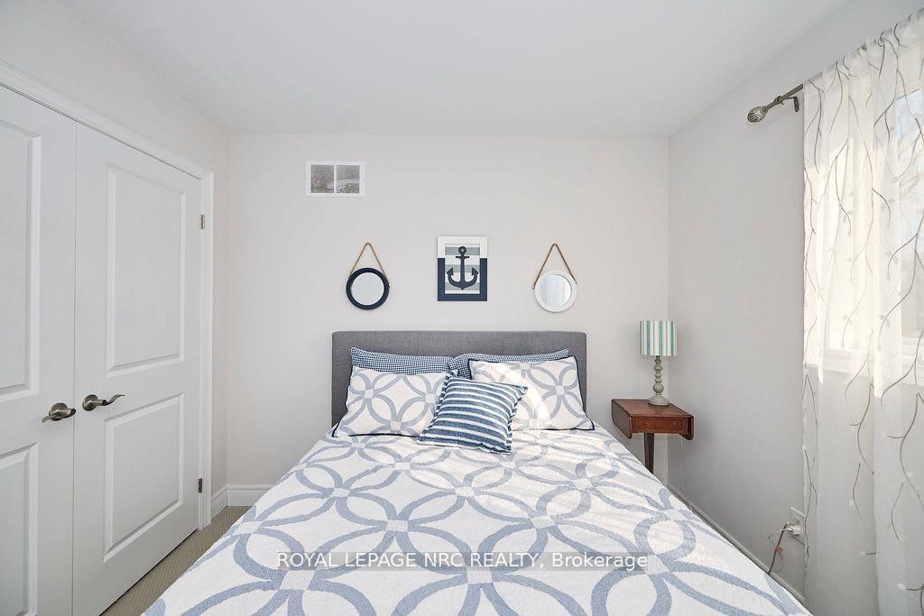 Detached House for sale at 3806 RYAN Avenue, Fort Erie, Ontario, L0S 1B0 - Crystal Beach - MLS: X12953720