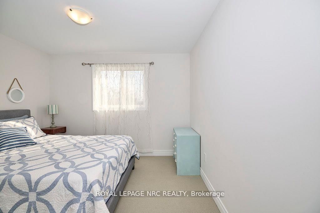 Detached House for sale at 3806 RYAN Avenue, Fort Erie, Ontario, L0S 1B0 - Crystal Beach - MLS: X12953720