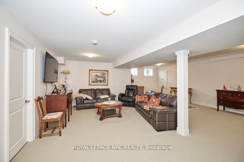 Detached House for sale at 3806 RYAN Avenue, Fort Erie, Ontario, L0S 1B0 - Crystal Beach - MLS: X12953720