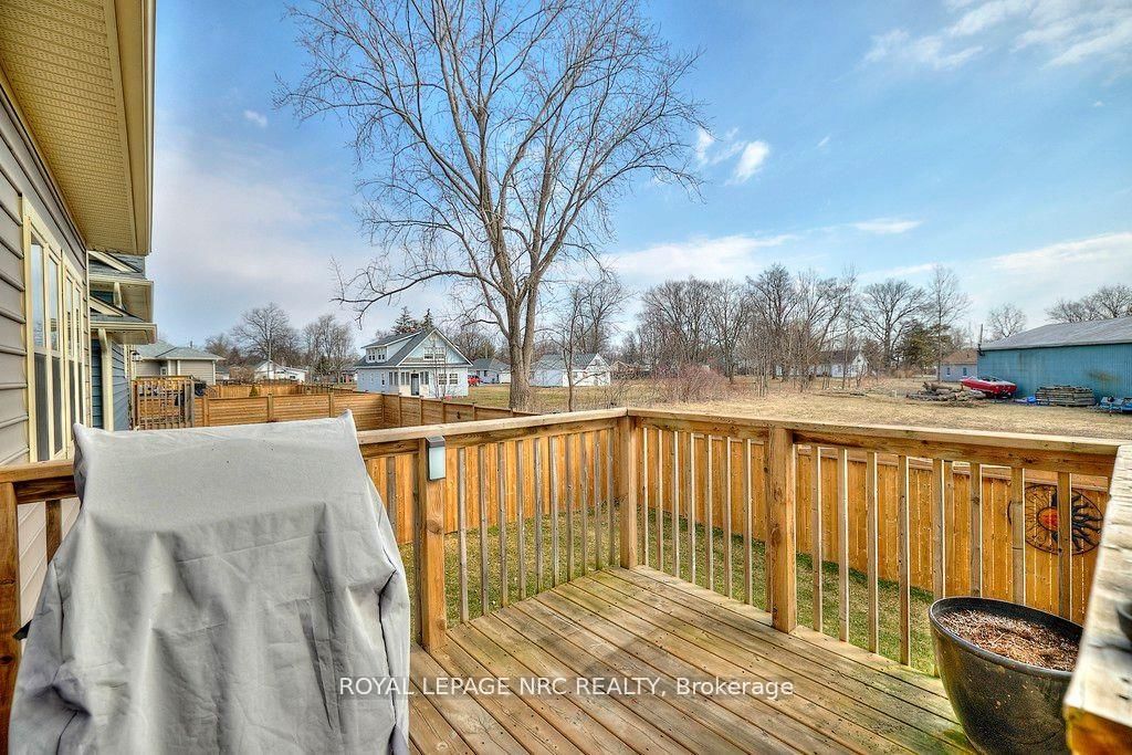 Detached House for sale at 3806 RYAN Avenue, Fort Erie, Ontario, L0S 1B0 - Crystal Beach - MLS: X12953720