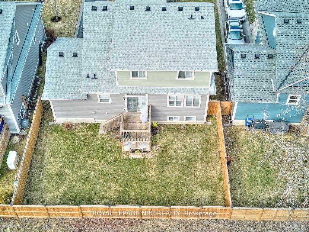 Detached House for sale at 3806 RYAN Avenue, Fort Erie, Ontario, L0S 1B0 - Crystal Beach - MLS: X12953720