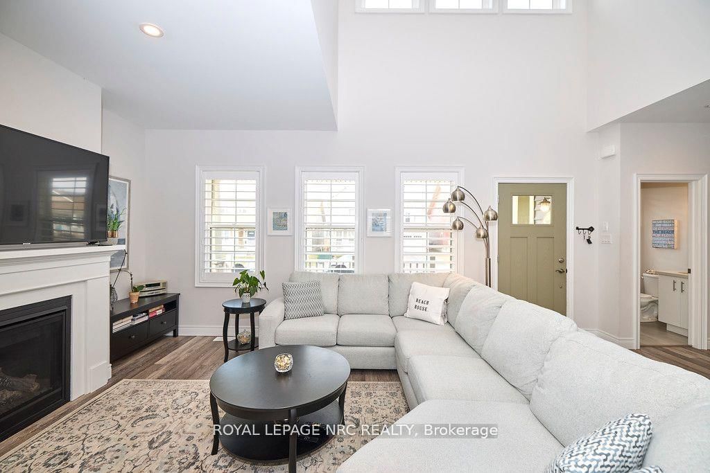 Detached House for sale at 3806 RYAN Avenue, Fort Erie, Ontario, L0S 1B0 - Crystal Beach - MLS: X12953720