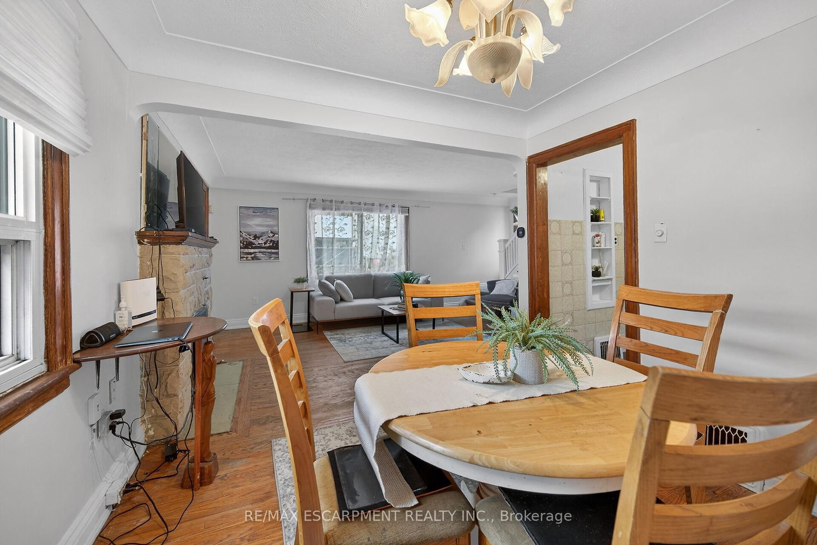 Detached House for sale at 144 Hunter Street, Hamilton, Ontario, L8P 1R1 - Durand - MLS: X12953736