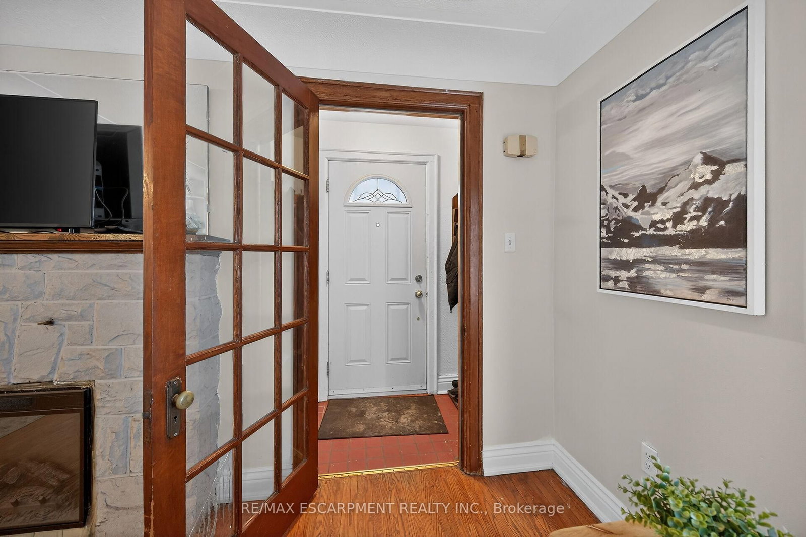 Detached House for sale at 144 Hunter Street, Hamilton, Ontario, L8P 1R1 - Durand - MLS: X12953736