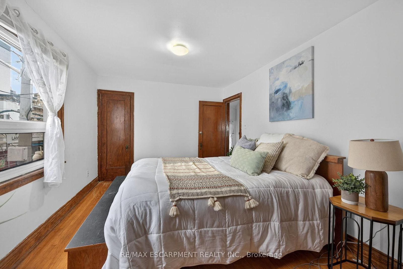 Detached House for sale at 144 Hunter Street, Hamilton, Ontario, L8P 1R1 - Durand - MLS: X12953736