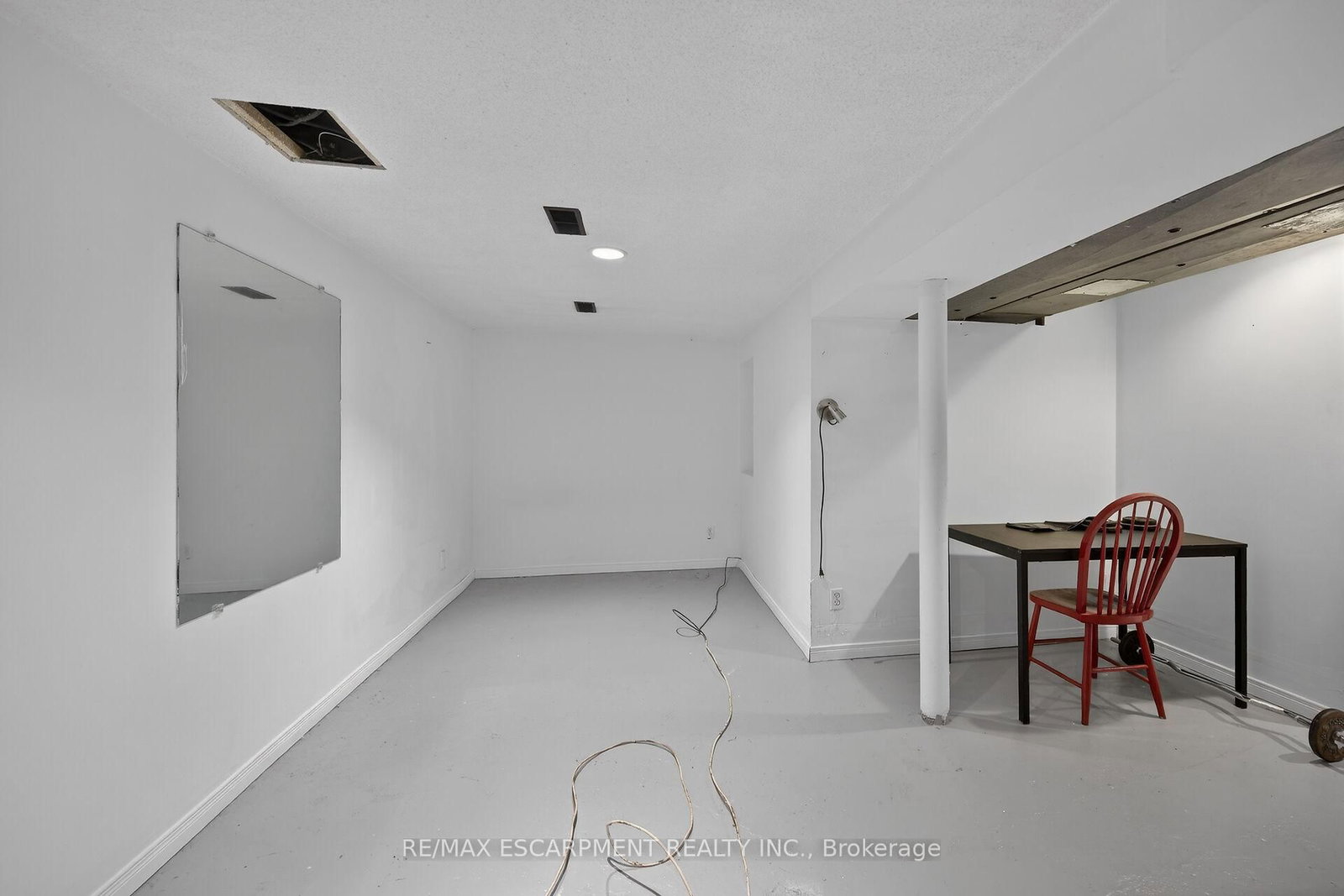 Detached House for sale at 144 Hunter Street, Hamilton, Ontario, L8P 1R1 - Durand - MLS: X12953736