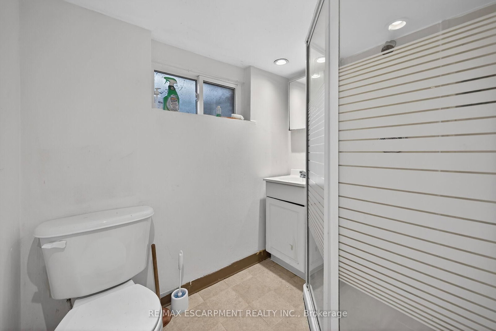 Detached House for sale at 144 Hunter Street, Hamilton, Ontario, L8P 1R1 - Durand - MLS: X12953736