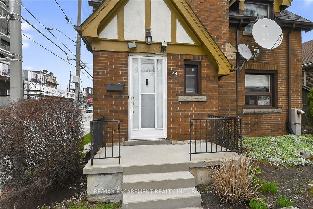 Detached House for sale at 144 Hunter Street, Hamilton, Ontario, L8P 1R1 - Durand - MLS: X12953736