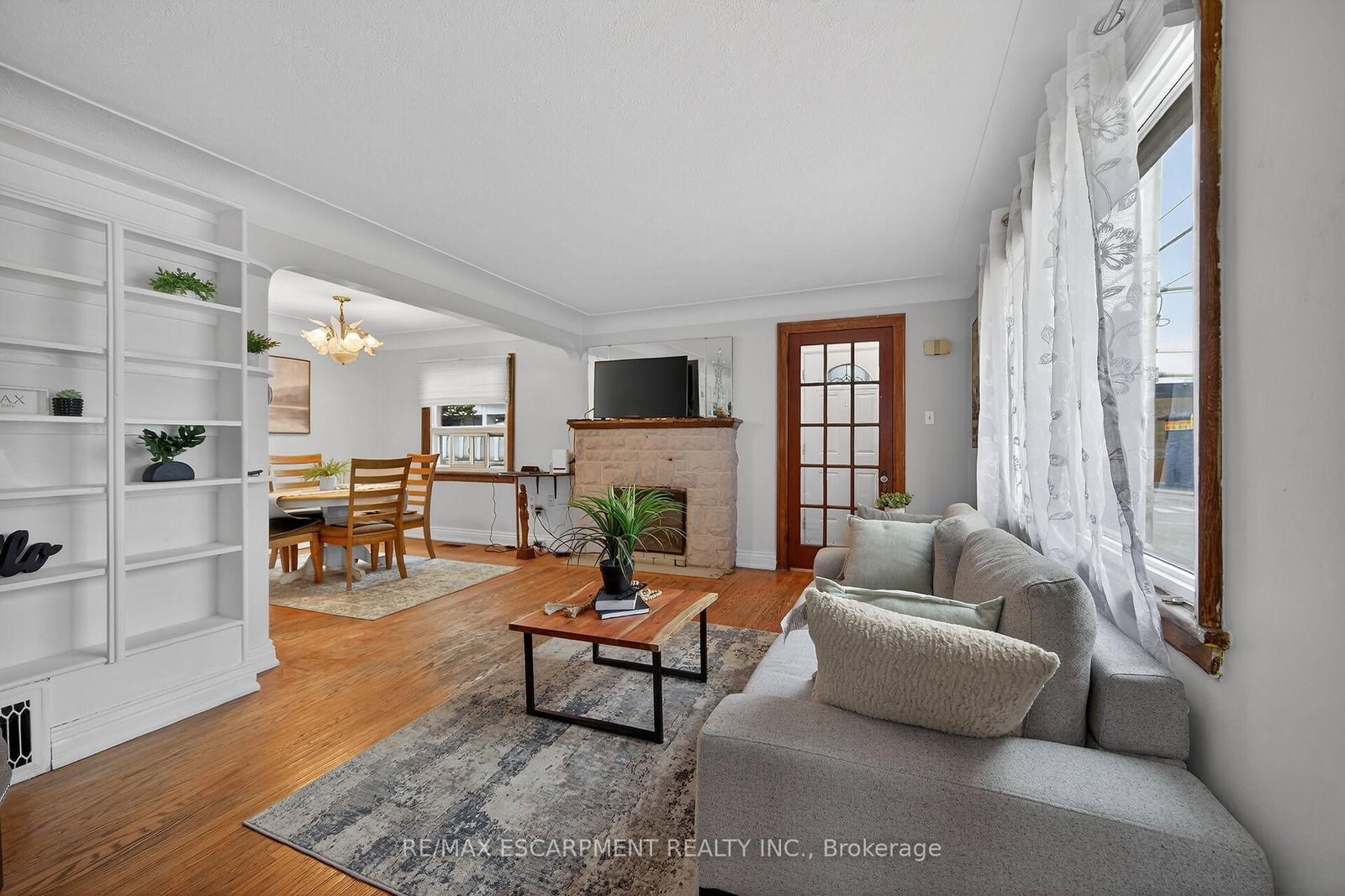 Detached House for sale at 144 Hunter Street, Hamilton, Ontario, L8P 1R1 - Durand - MLS: X12953736