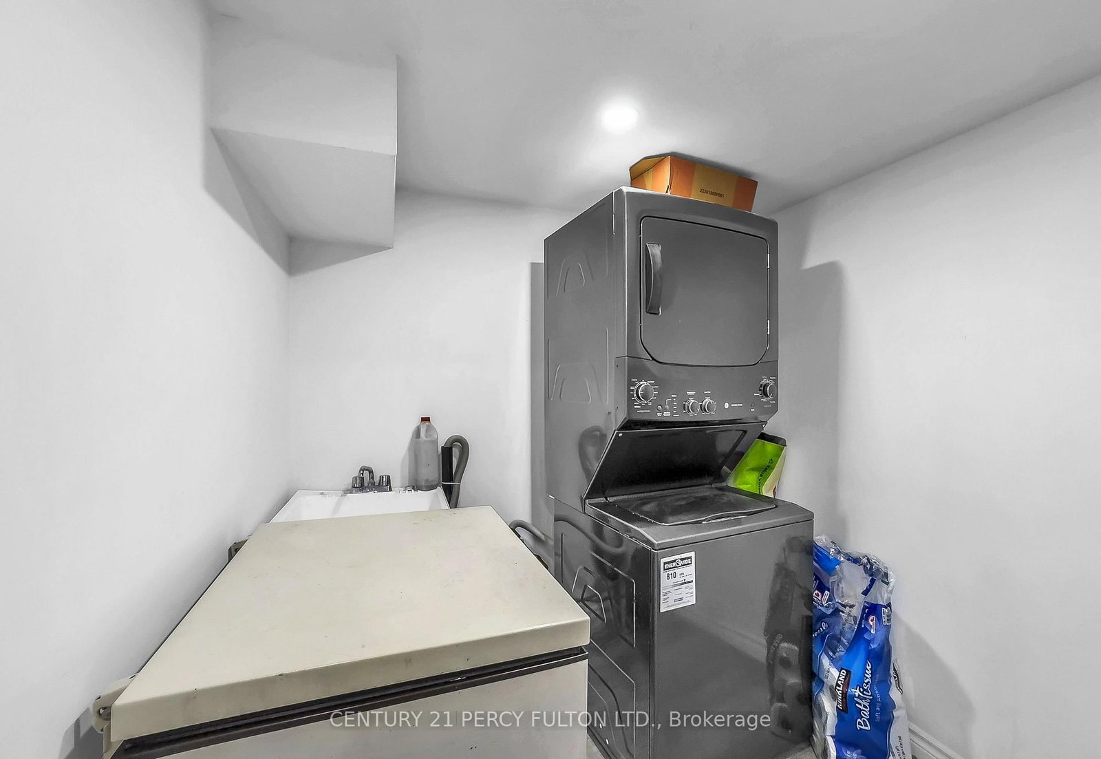 Detached House for sale at 302 Cullen Trail, Peterborough, Ontario, K9H 0J8 - Northcrest Ward 5 - MLS: X12953740