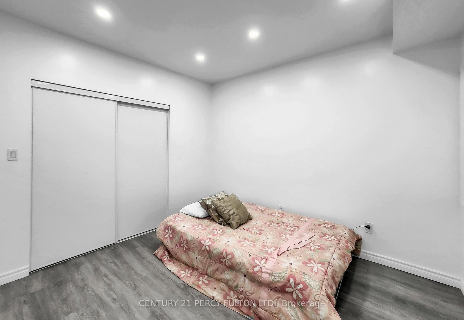 Detached House for sale at 302 Cullen Trail, Peterborough, Ontario, K9H 0J8 - Northcrest Ward 5 - MLS: X12953740