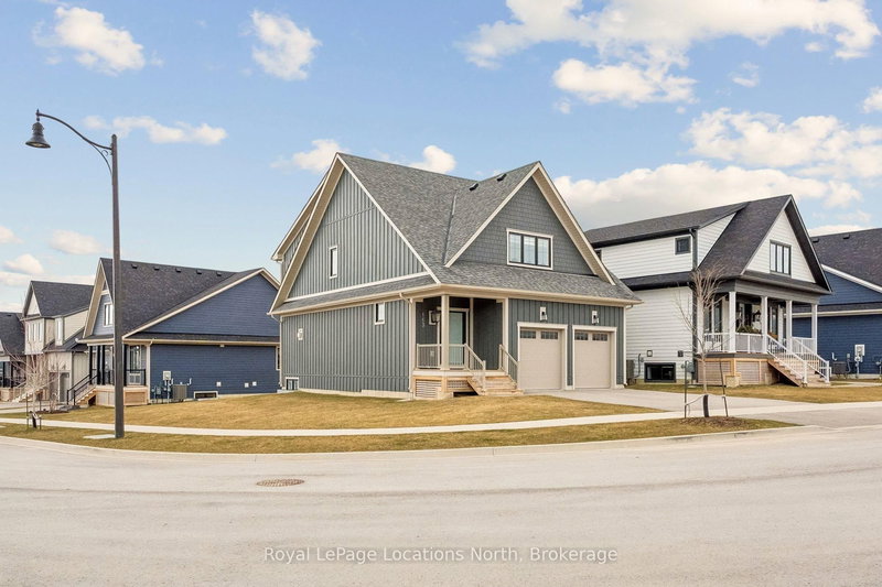 163 Courtland St, Blue Mountains, L9Y 5L7 | Image 2